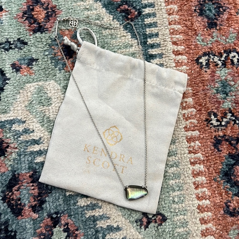 Kendra scott necklace